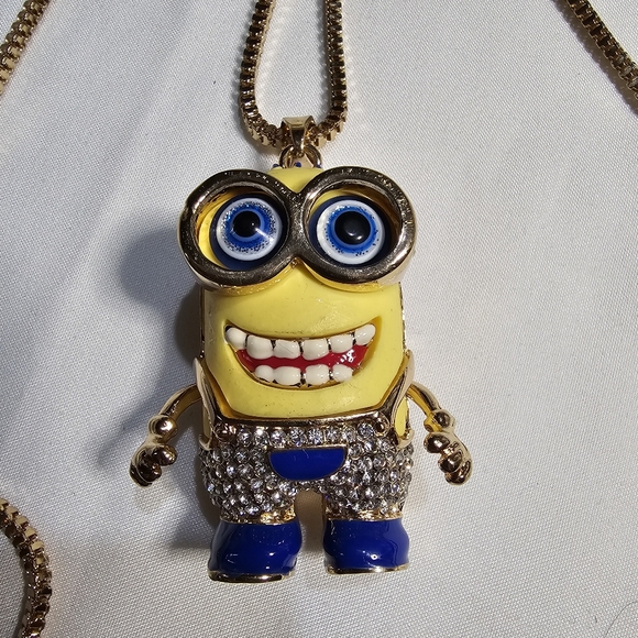 Minion Sweater Necklace - Picture 14 of 17